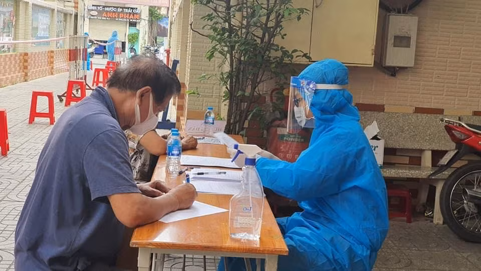 Hôm nay, 60 tỉnh ghi nhận 7.504 ca nhiễm COVID-19 -0