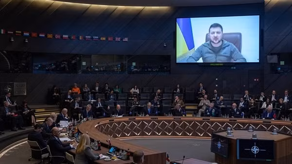 NATO ''bơm" vũ khí hạng nặng cho Ukraine bất chấp cảnh báo của Nga ảnh 3