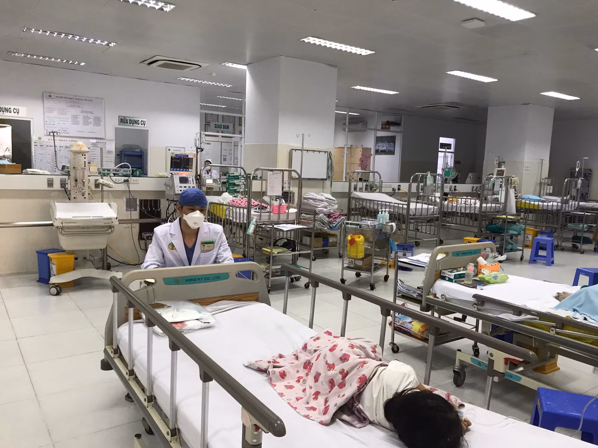 Đau đầu, cứ tưởng hậu COVID-19, ai ngờ con bị u não mà không hay -0