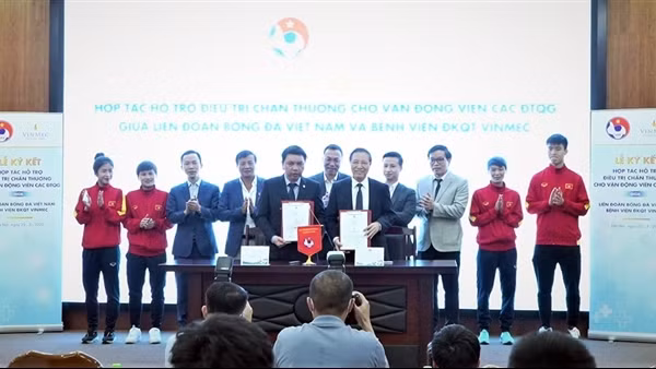 Vinmec&nbsp;hỗ trợ điều trị chấn thương cho&nbsp;Đội tuyển quốc gia