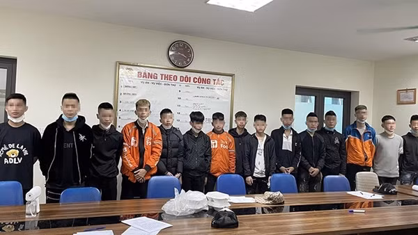 Tạm giữ 18 thanh thiếu niên trong vụ hỗn chiến tại Hà Đông