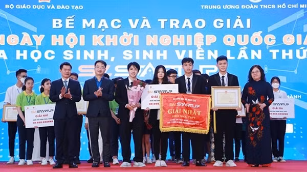 Cậu bé trường làng đoạt giải Nhì cuộc thi sáng tạo cấp quốc gia ảnh 2