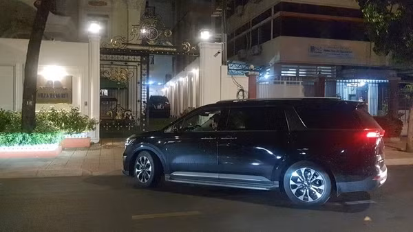 Những hình ảnh đầu tiên về vụ bắt giữ bà Nguyễn Phương Hằng ảnh 7