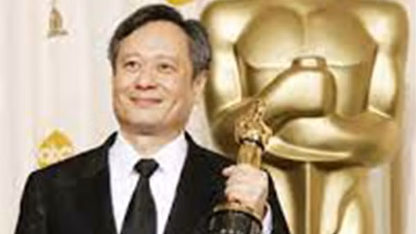 Cú tát của Will Smith và những điều “điên rồ” của Oscar 2022 ảnh 4