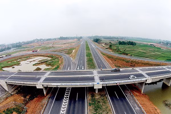 Hàng loạt dự án giao thông lớn lại xin bổ sung vốn -0