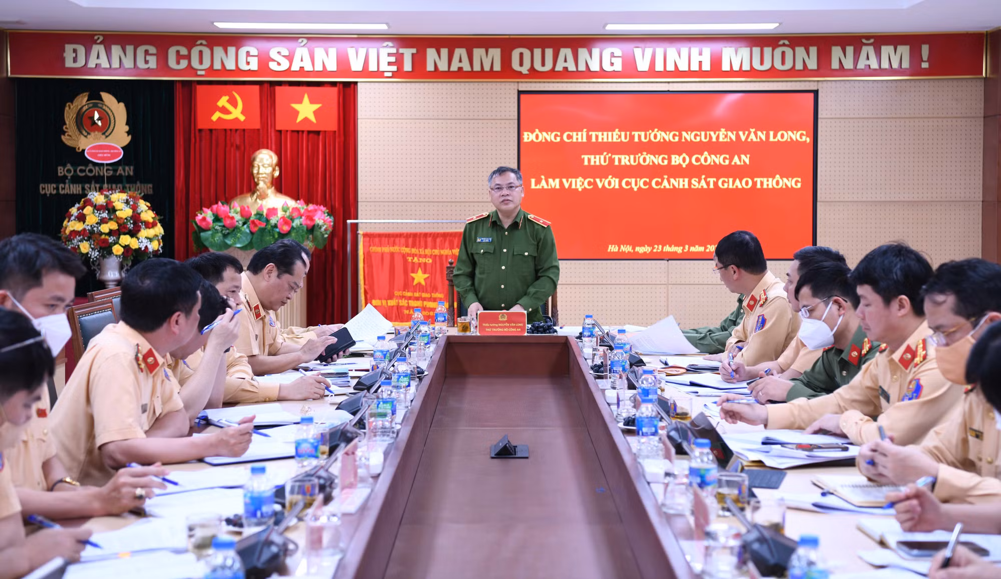 Lấy con người là trung tâm mọi hoạt động của lực lượng CSGT -0