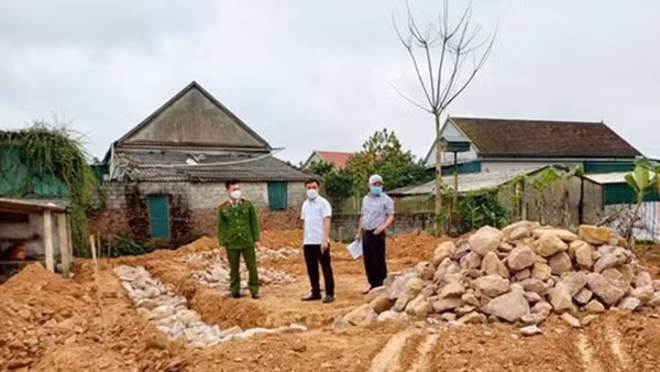 Ngăn chặn trồng cây, xây nhà “đón đầu” đền bù cao tốc Bắc - Nam