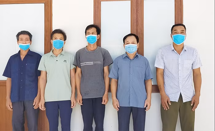 Nguyên Chủ tịch Ủy ban MTTQ xã và đồng phạm lãnh án tù vì phá rừng -0