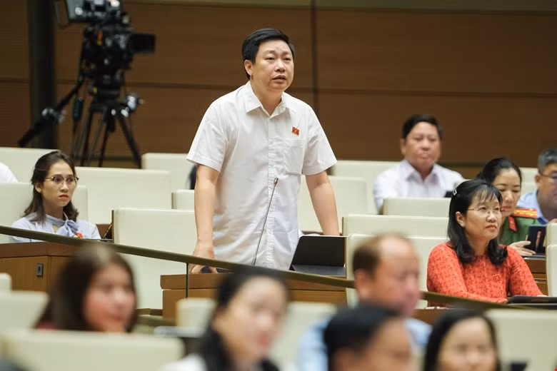 Vụ Việt Á Công an vô khám nhà có 10 tỷ, tiền mặt đâu mà nhiều thế? -0