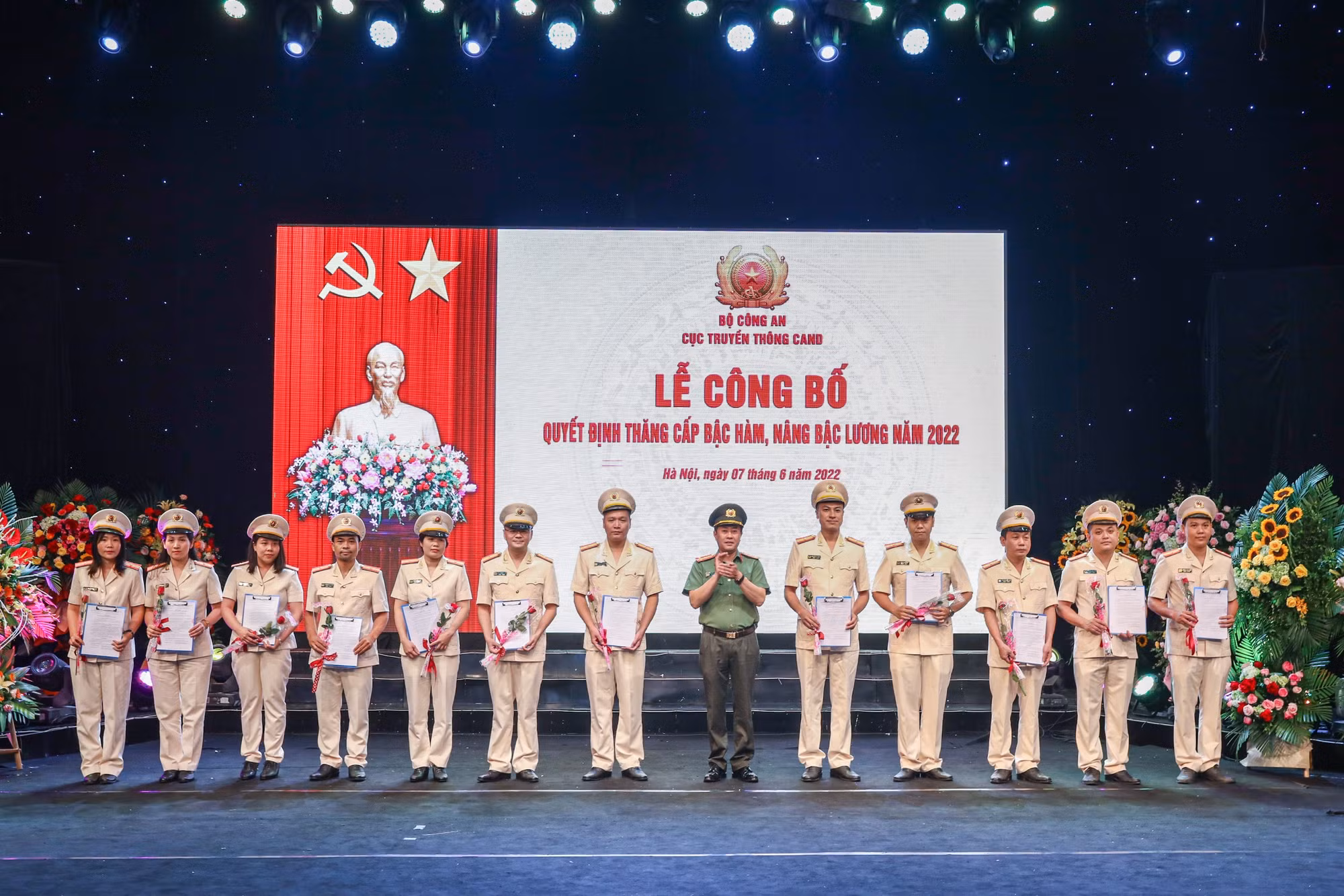 Cục Truyền thông CAND công bố các quyết định thăng cấp bậc hàm, nâng bậc lương năm 2022 -0