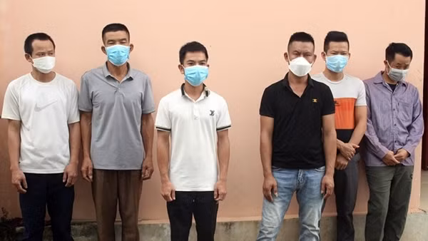 Vĩnh Long: Bắt 16 con bạc, tạm giữ 100 triệu đồng ảnh 3