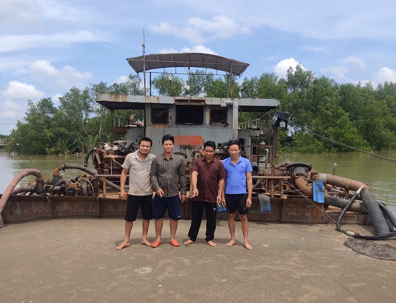 Hàng nghìn khối cát bị khai thác lậu trên vùng biển Cần Giờ như thế nào? -1