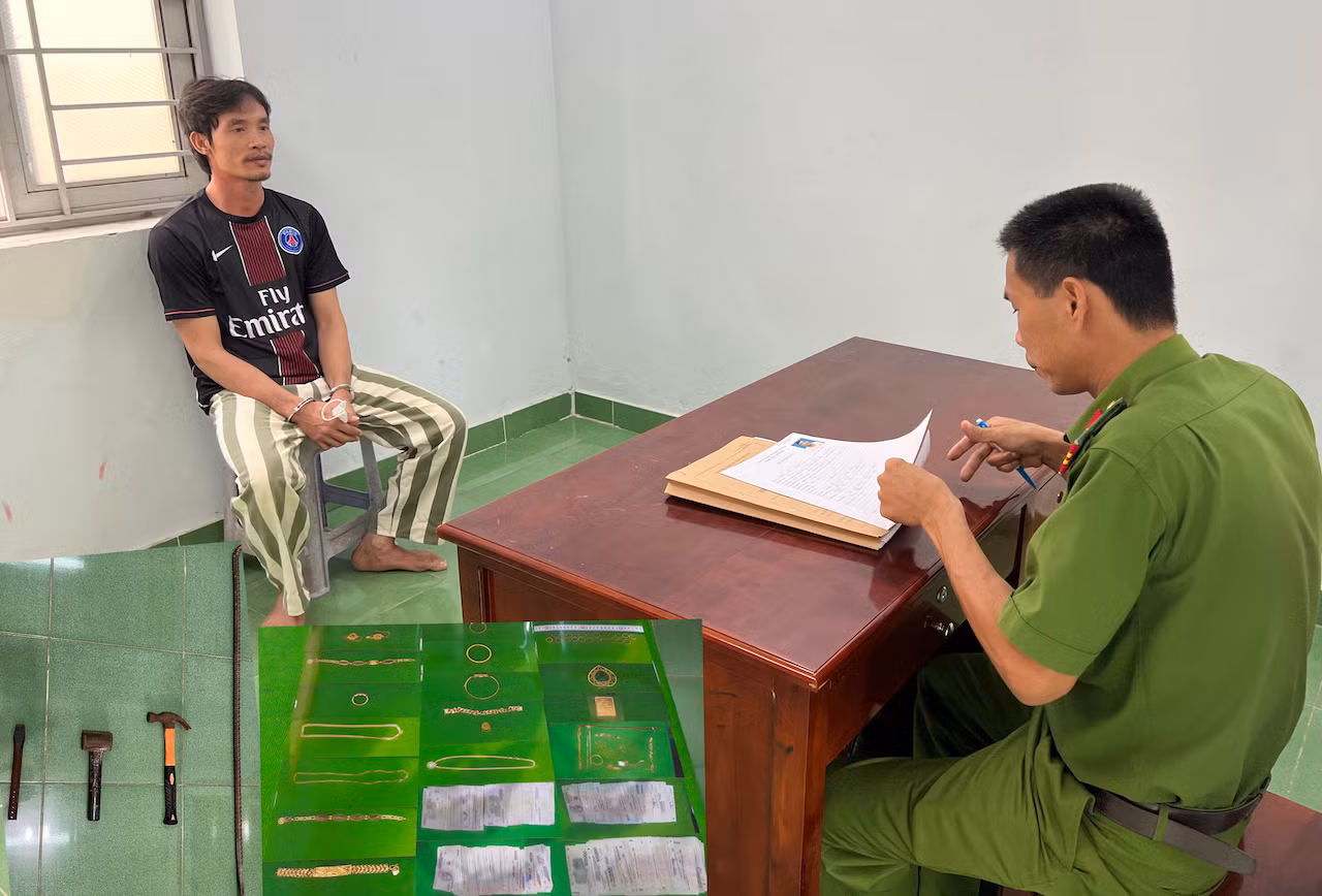 Chồng cạy két sắt trộm tiền của vợ -0