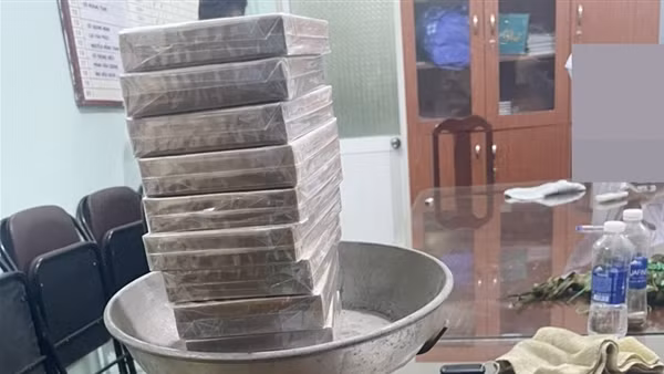 Bắt quả tang đối tượng vận chuyển 30 bánh heroin ảnh 4