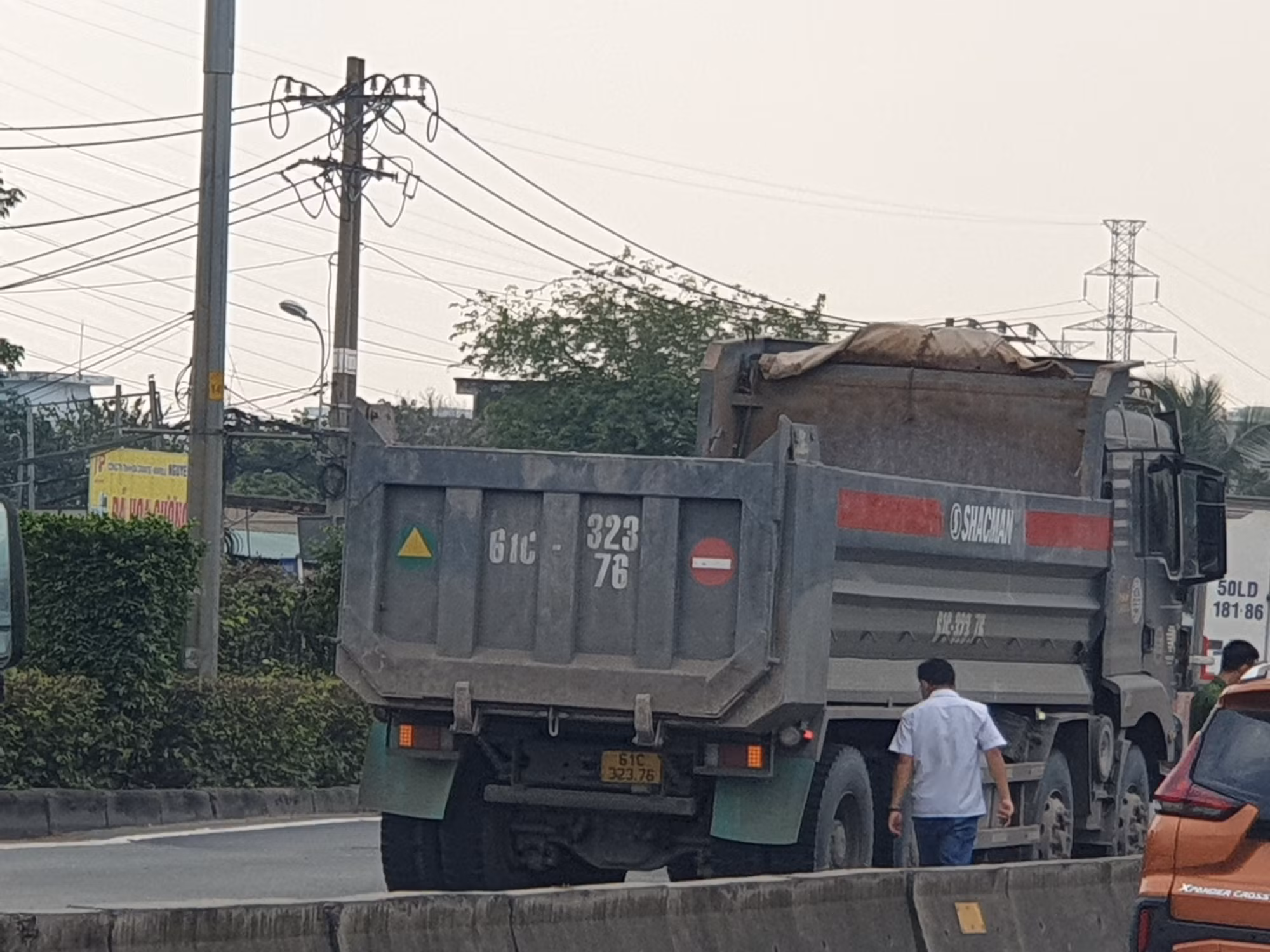 TNGT làm 2 người chết khiến giao thông bị ùn ứ nghiêm trọng -2