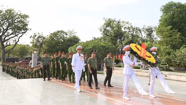 Tôn vinh Trưởng Công xã tiêu biểu ảnh 5