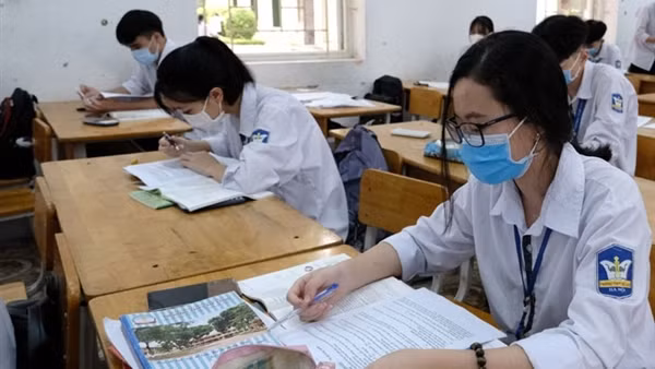 Giao thông được đảm bảo trong ngày đầu thi tuyển sinh lớp 10 ảnh 3