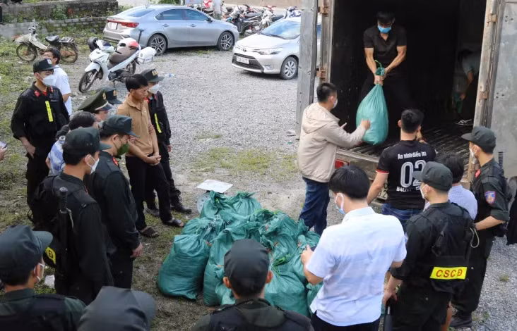 Trao thưởng các đơn vị phá chuyên án thu giữ 846 kg thuốc nổ -0