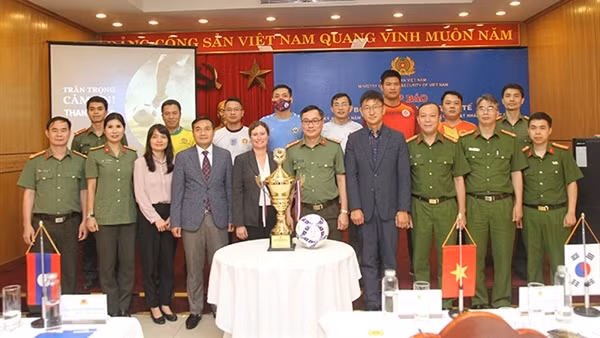 Giao lưu thể thao văn hóa để đẩy mạnh công tác đối ngoại CAND ảnh 6
