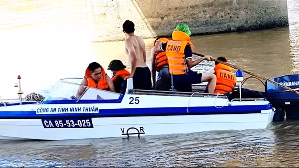 Điều tra nguyên nhân người đàn ông tử vong, thi thể nổi trên sông Hương ảnh 2