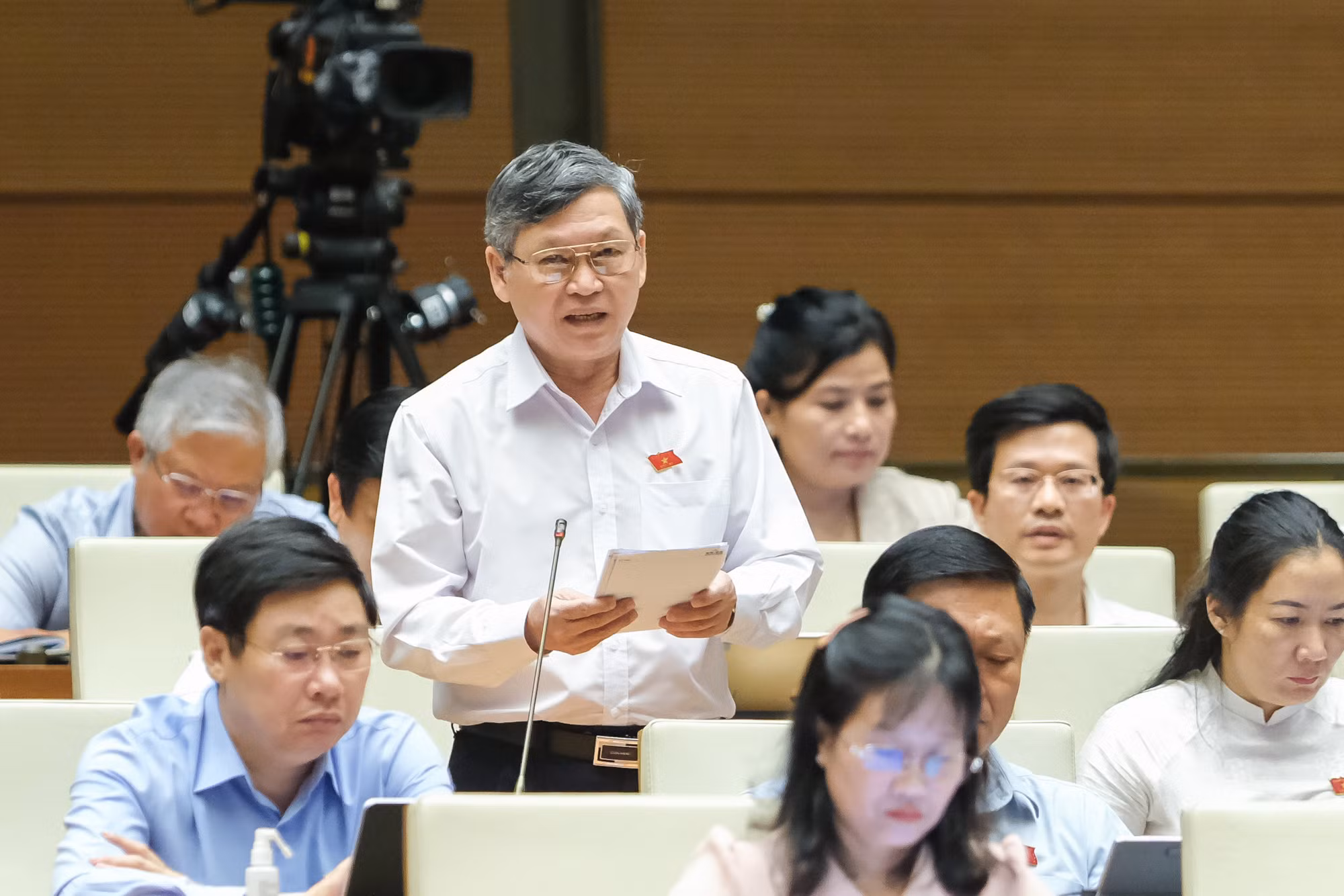 Đại biểu Quốc hội đề nghị làm rõ có “bắt tay” câu kết trên đau khổ của người dân trong đại dịch hay không? -0
