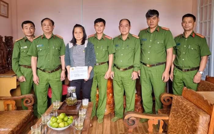 Công an Lâm Đồng thăm hỏi cán bộ, chiến sĩ có hoàn cảnh khó khăn -0