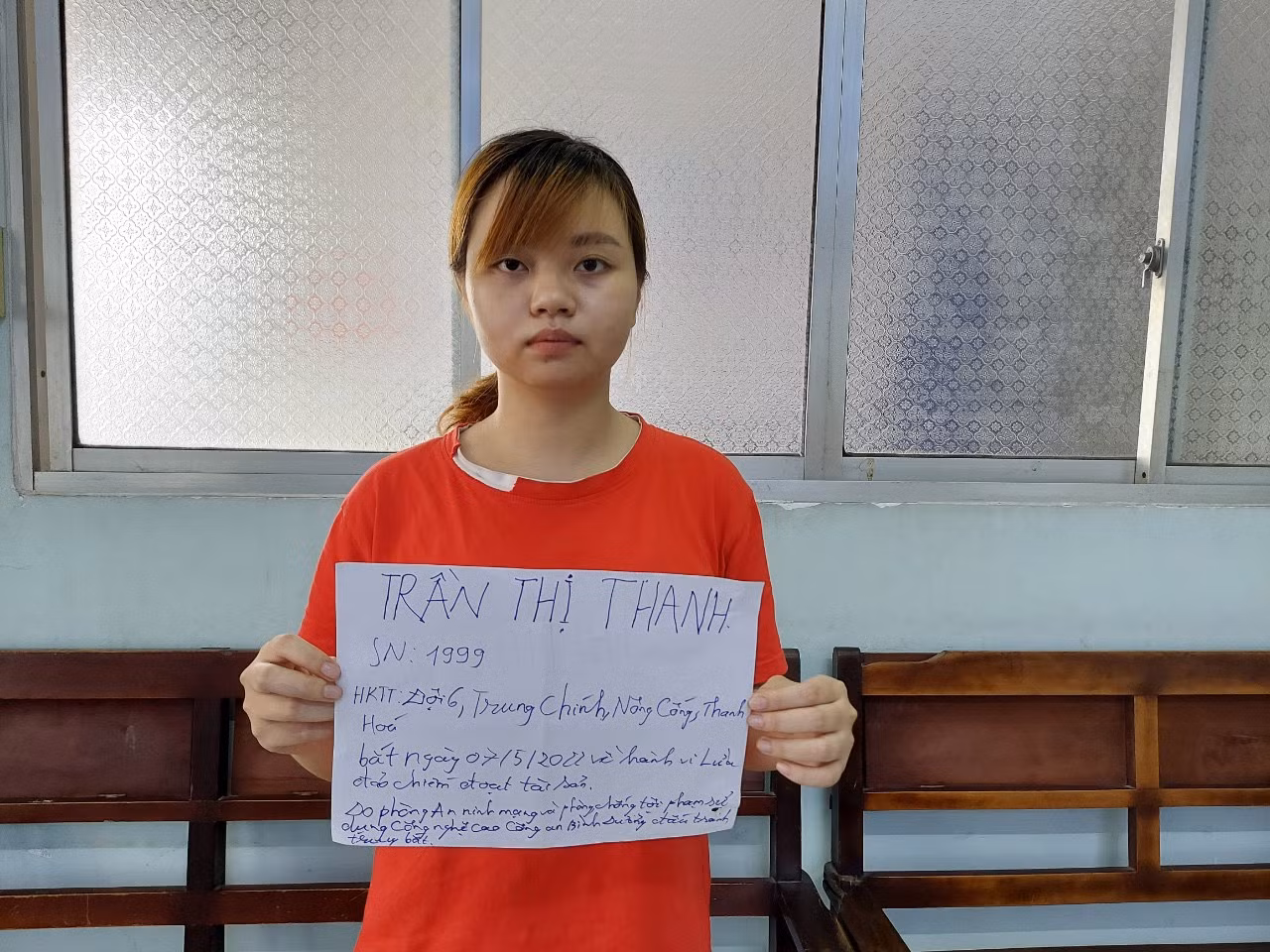 Lên mạng giả làm con trai chiếm đoạt tiền tỷ -0