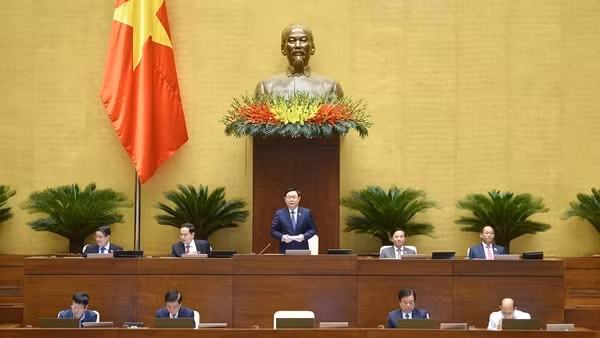 Xử lý trốn thuế xe sang biếu, tặng làm "nóng" Nghị trường