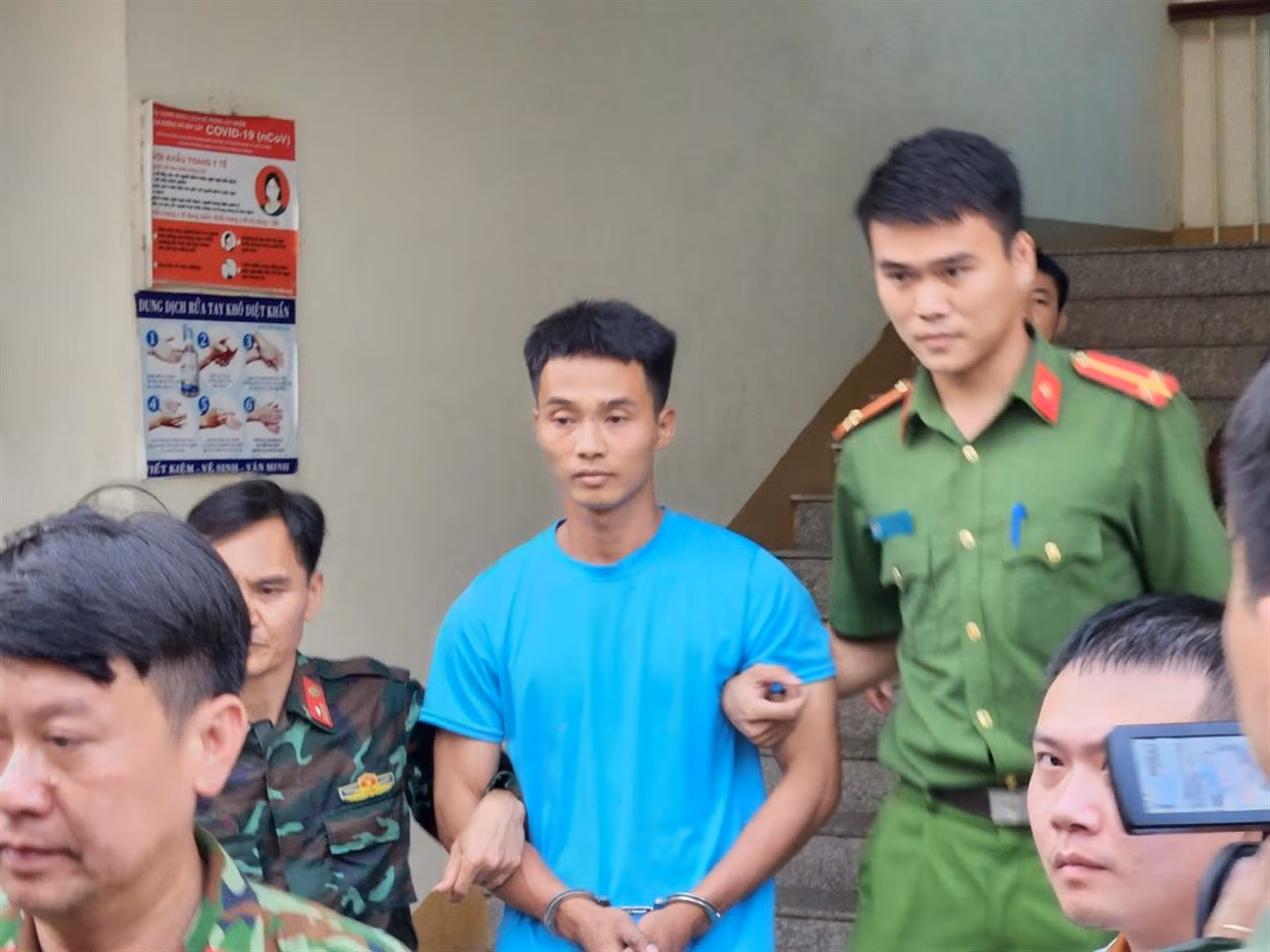 Công an bàn giao phạm nhân Triệu Quân Sự cho Quân đội -0