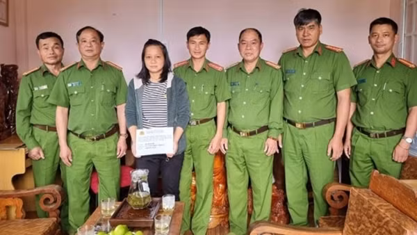 Công an Lâm Đồng thăm hỏi cán bộ, chiến sĩ có hoàn cảnh khó khăn