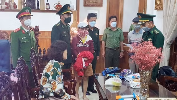 Đánh mạnh tội phạm ma túy xuyên biên giới Việt - Lào