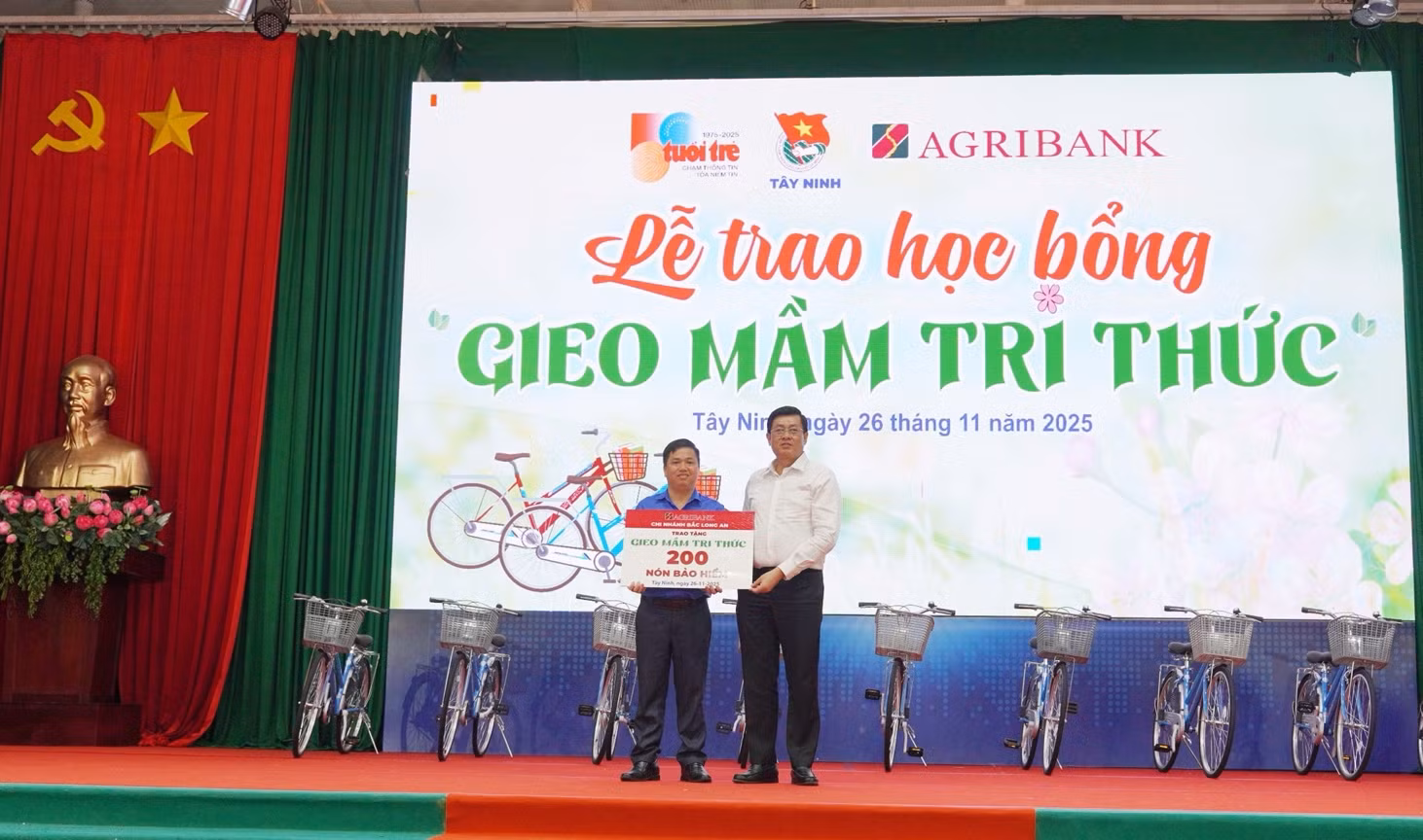 Thêm 200 học sinh có hoàn cảnh khó khăn tại tỉnh Tây Ninh được nhận học bổng “Gieo mầm tri thức” -0