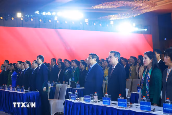 Thủ tướng: Doanh nghiệp, doanh nhân trẻ thực hiện 6 tiên phong, thi đua 6 nhất -0