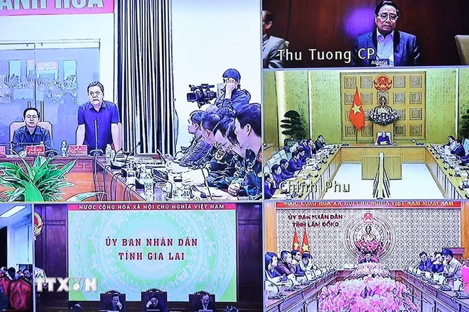 Thủ tướng: Tiếp cận ngay trong đêm nay các khu vực bị cô lập để cứu trợ -1