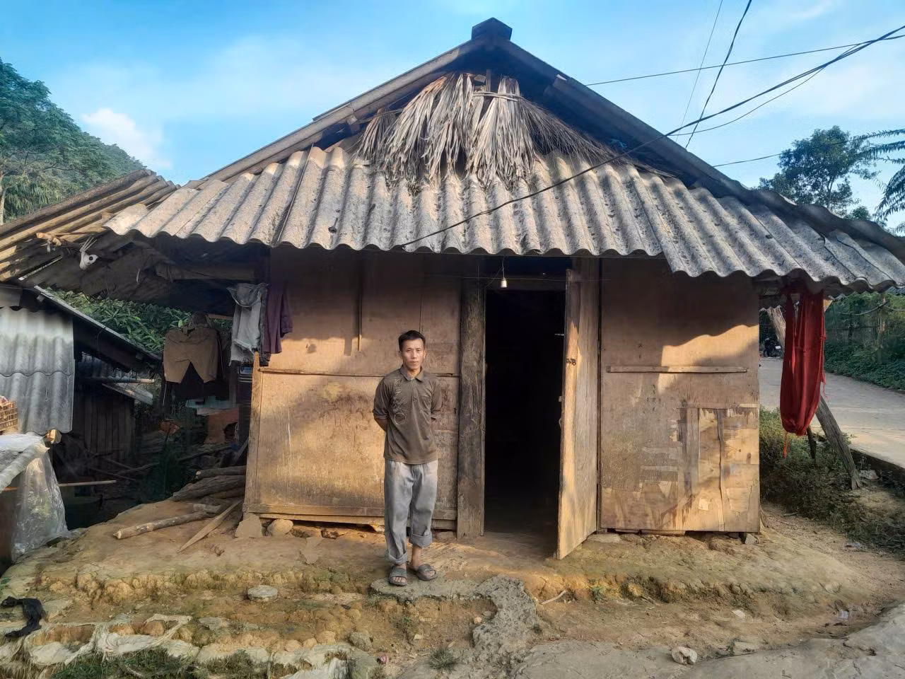 Chung tay dựng mái ấm cho gia đình khó khăn ở Lào Cai -0