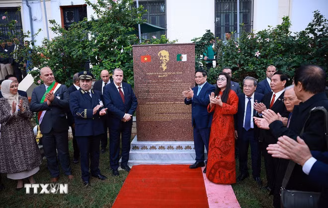 Thủ tướng dự Khánh thành Bia tưởng niệm Chủ tịch Hồ Chí Minh tại Algeria -0