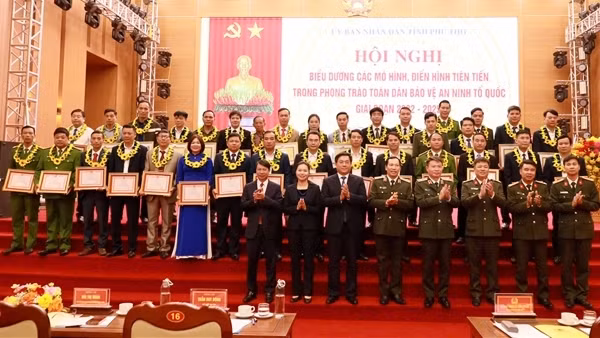 Biểu dương các mô hình, điển hình tiên tiến trong phong trào toàn dân bảo vệ ANTQ tỉnh Phú Thọ