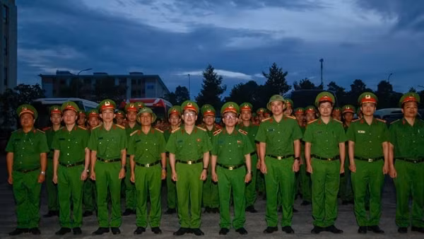 Các trường CAND phía Nam tiếp tục chi viện cán bộ, học viên hỗ trợ đồng bào vùng lũ