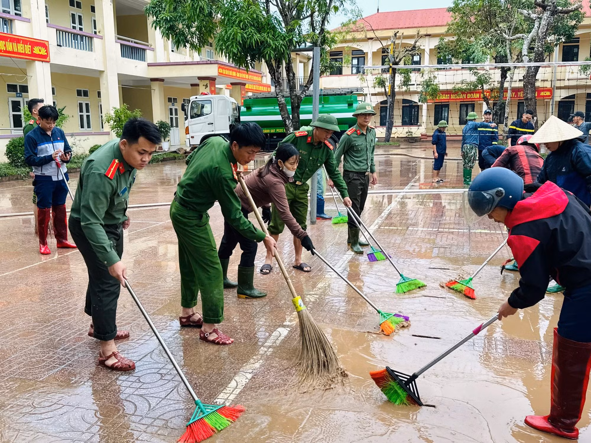 Lan tỏa phong trào thi đua “Ba nhất” trong Công an Hà Tĩnh -0