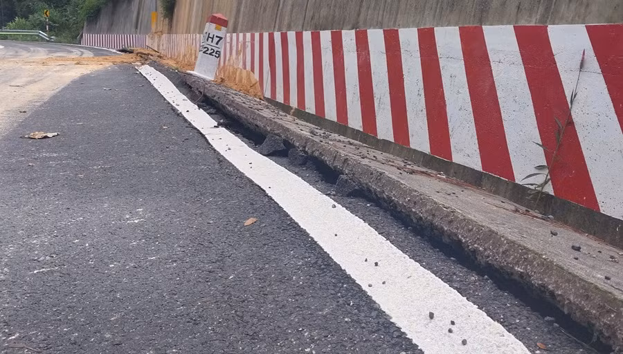 Đèo Prenn Đà Lạt lại xuất hiện sạt trượt nghiêm trọng -0