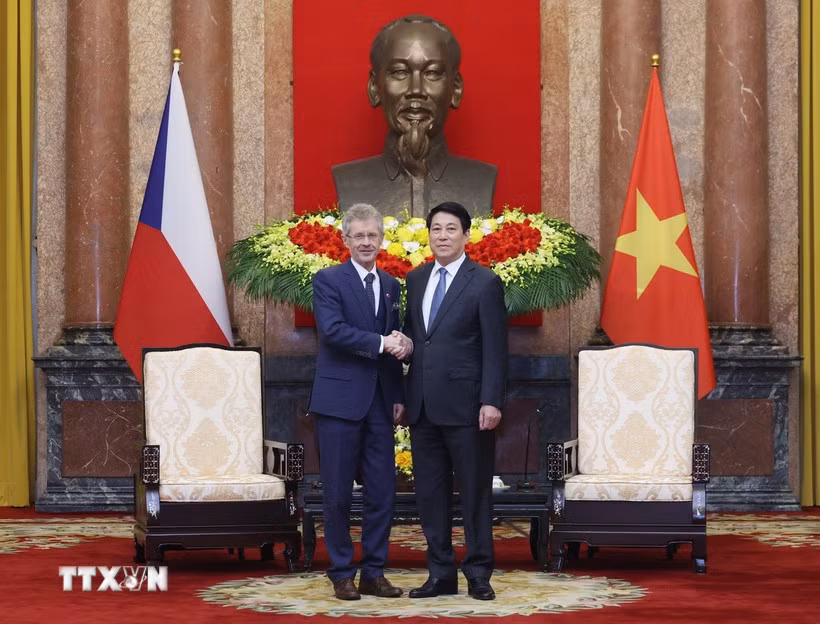 Chủ tịch nước Lương Cường tiếp Chủ tịch Thượng viện Cộng hòa Séc Milos Vystrcil -0