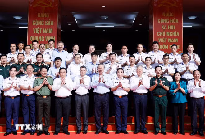 Tổng Bí thư: Tập trung xây dựng Cảnh sát biển theo hướng tinh, gọn, mạnh -0