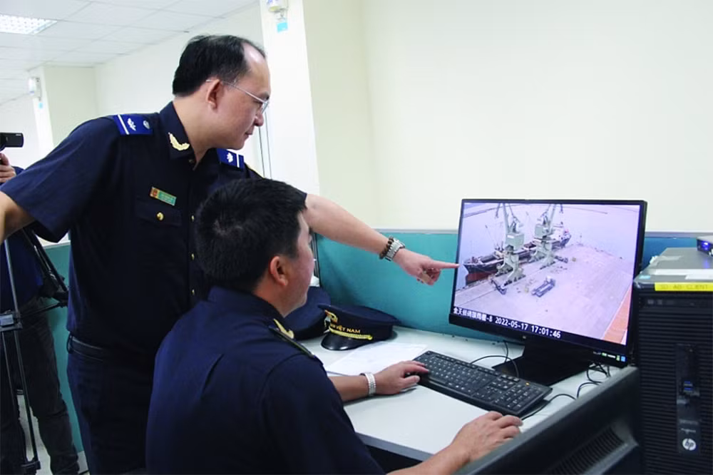 Hải quan lấy người dân, doanh nghiệp làm trung tâm phục vụ -0