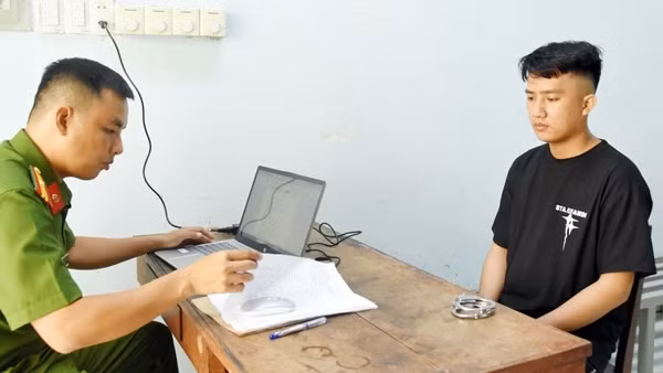 Truy bắt nhanh đối tượng cướp giật tài sản tại tiệm vàng ở Đồng Tháp