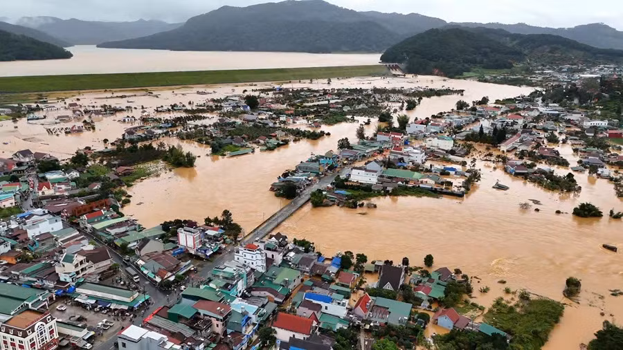 Thủy điện dày đặc và đợt lũ bất thường ở miền Trung, Tây Nguyên -0