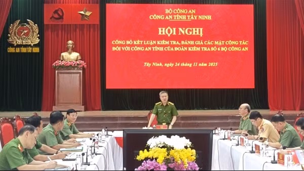 Thứ trưởng Nguyễn Ngọc Lâm kiểm tra công tác tại Công an tỉnh Tây Ninh