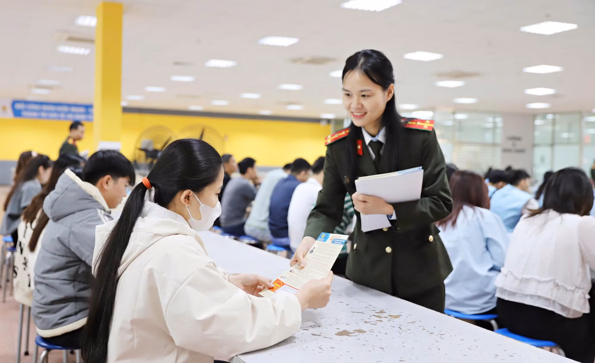 Khám bệnh miễn phí cho hơn 2.000 công nhân, lao động ở Bắc Ninh -1