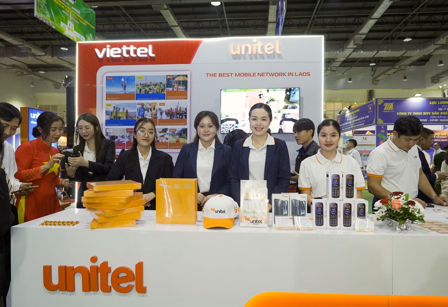 Viettel giới thiệu nhiều công nghệ phục vụ cuộc sống số tại Hội chợ kết nối giao thương Việt Nam – Lào -0