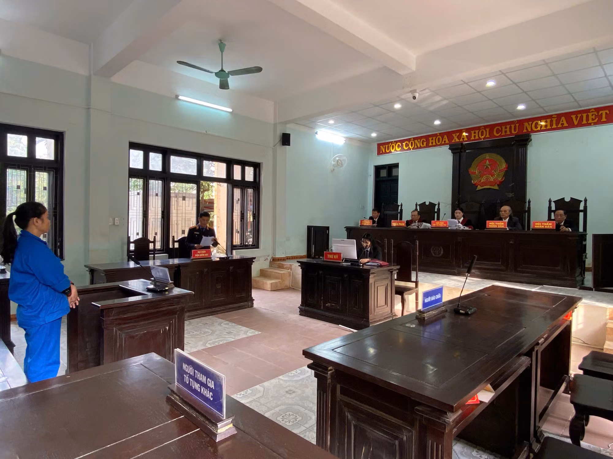Nợ nhiều tỷ đồng không có khả năng chi trả, giám đốc lập sổ nợ giả để tiếp tục nợ -0