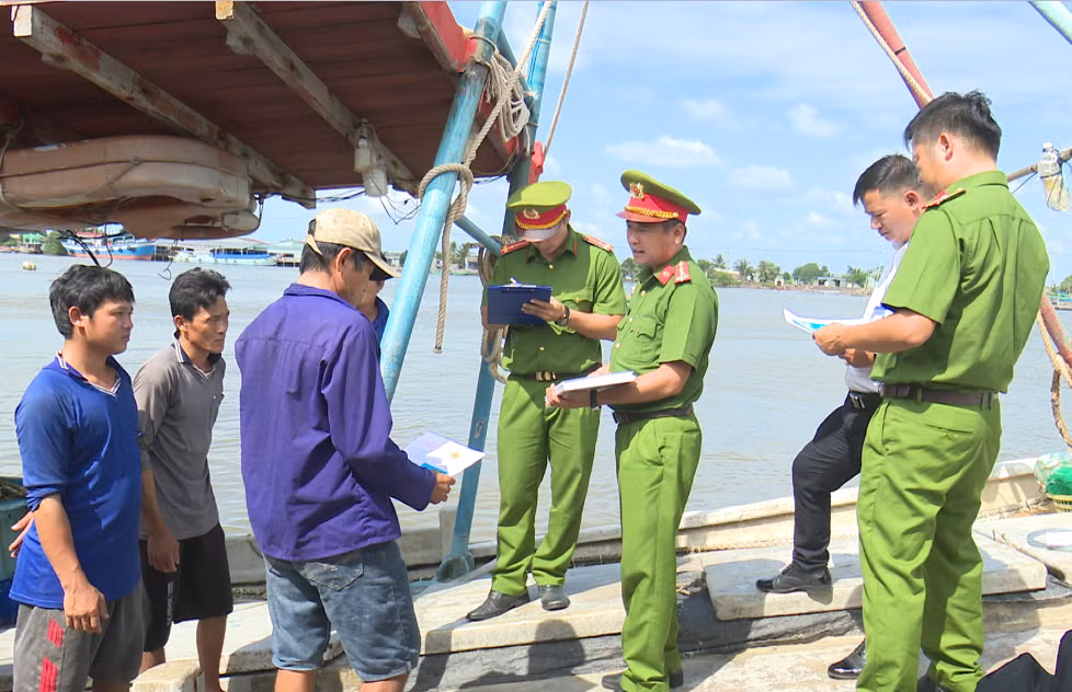 Cà Mau quyết liệt đấu tranh với khai thác thủy sản bất hợp pháp IUU -0